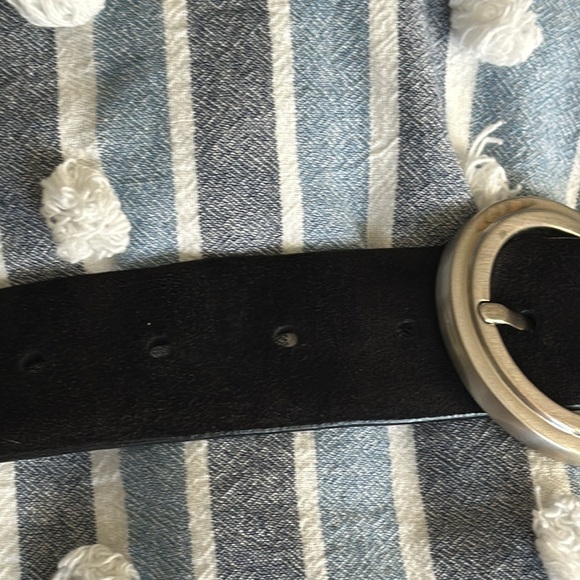 Black made in Spain suede belt silver tone buckle numbered size 28 - Picture 6 of 16